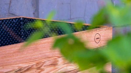 Vyvýšený záhon z dubového dřeva