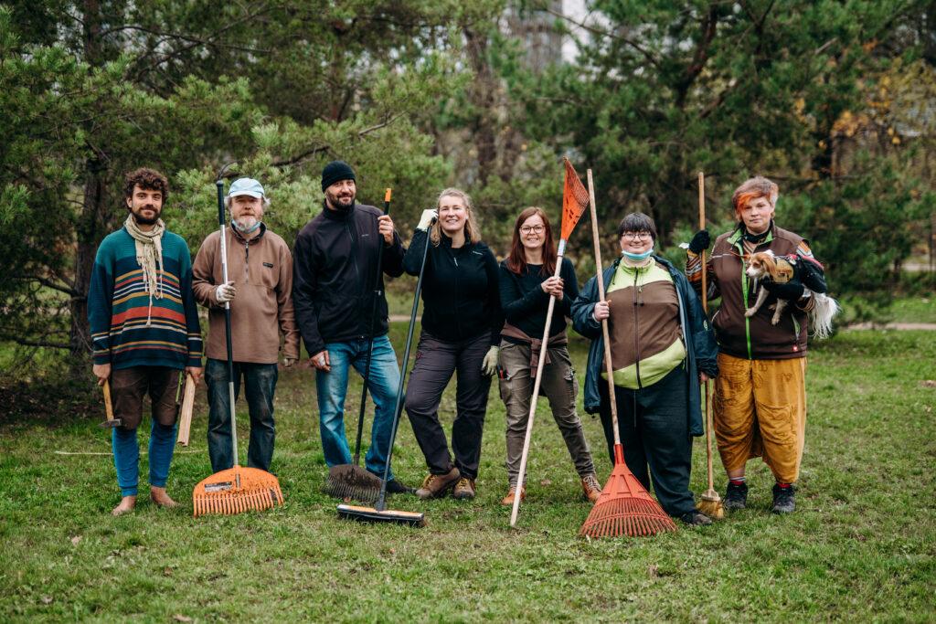 Zahradnická parta z integrační dílna